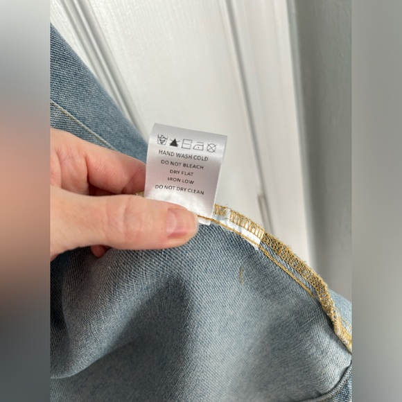 NWT Fashion Nova No hard feelings denim shirt light wash size small - Picture 8 of 8